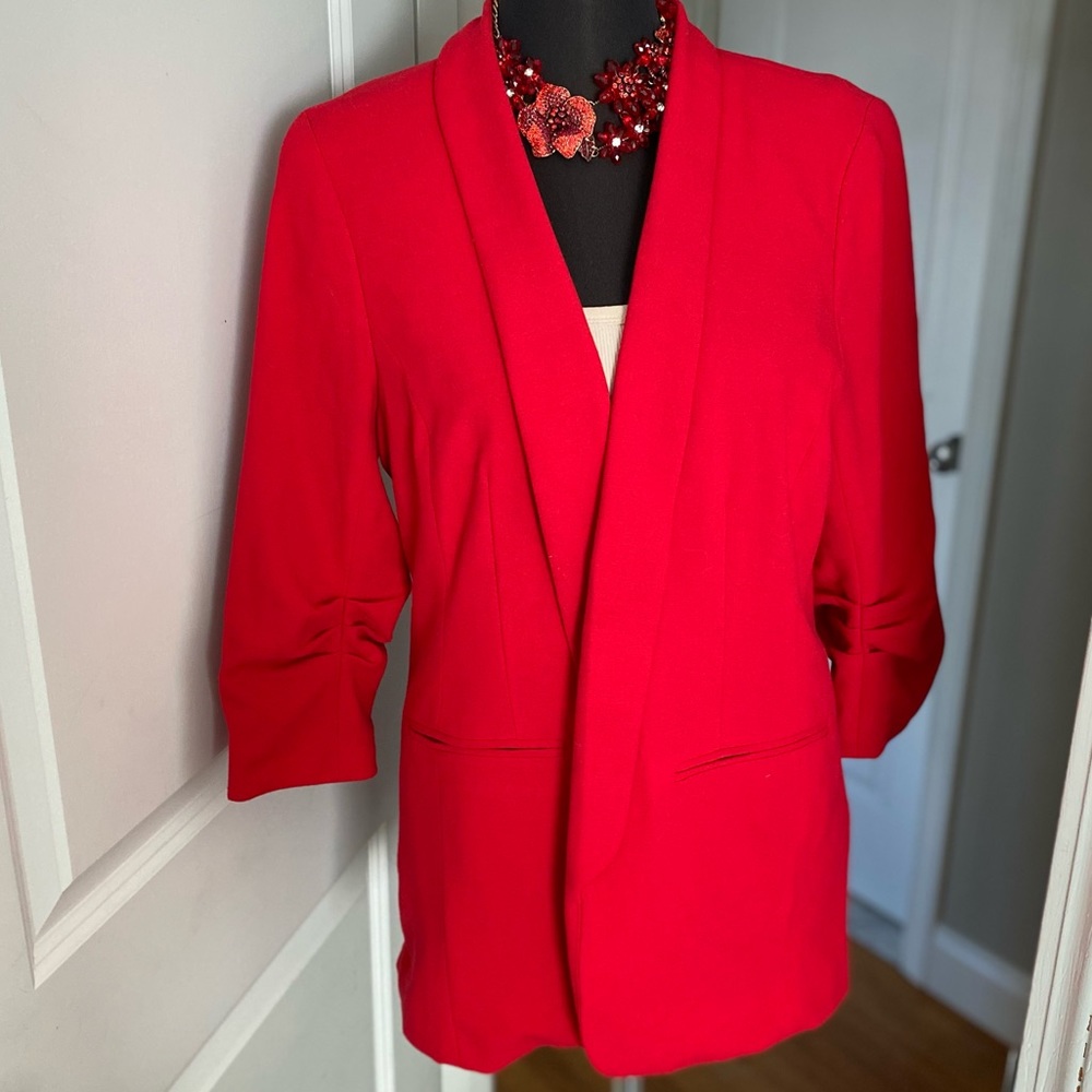 EUC Womens red blazer Size: L
